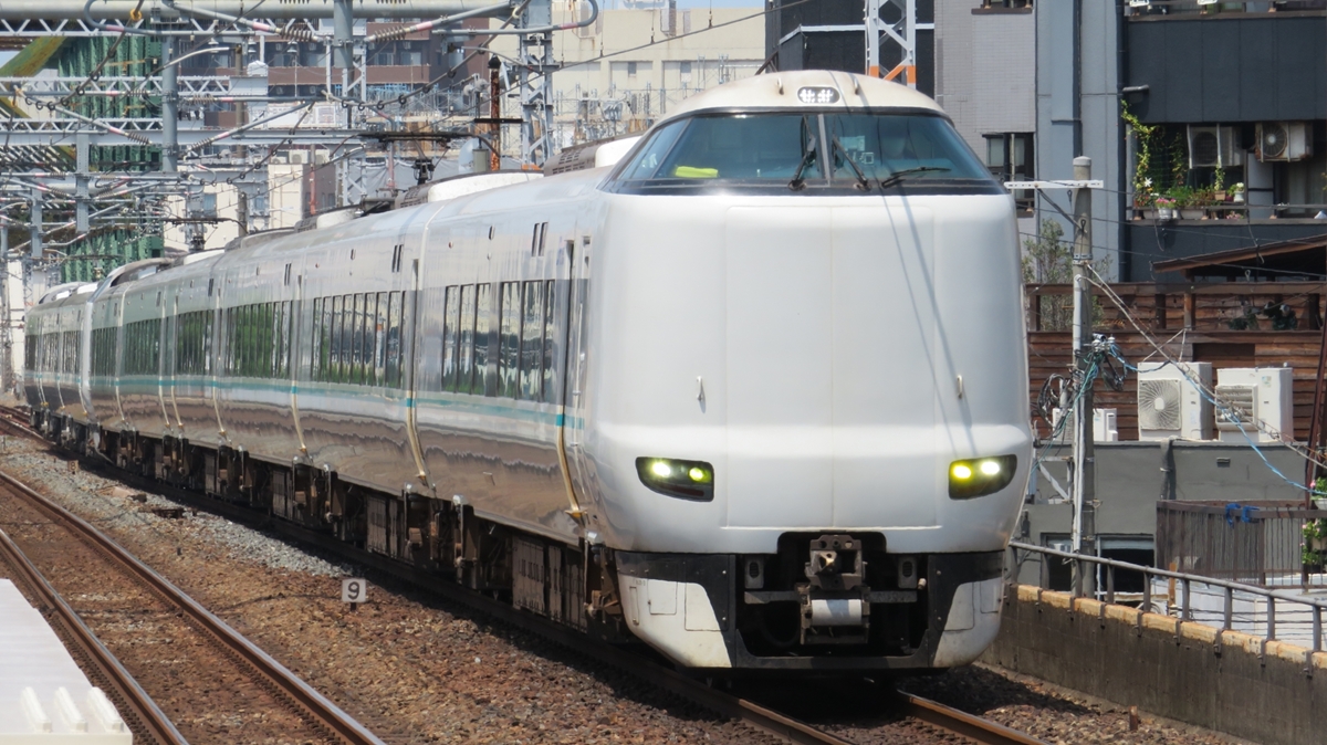 ＪＲ関西本線特急らくラクやまと